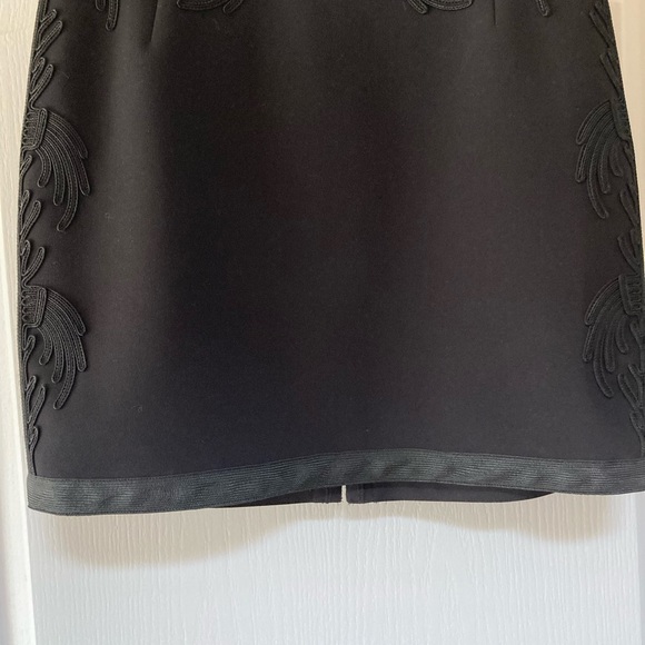 H&M Black embroidered applique mini skirt Size 8 - Picture 3 of 6